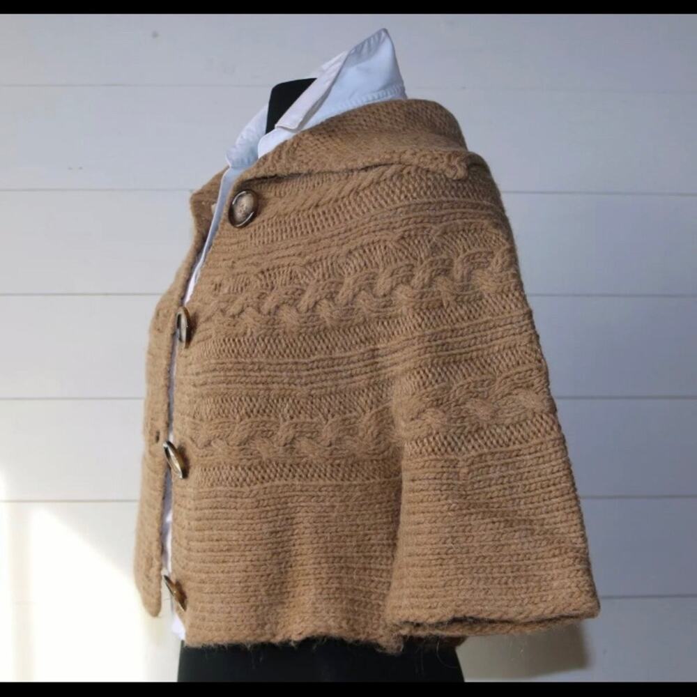 WARM & CUTE! Stambecco S‎ Camel Button Front Sweater Cape Made in Italy - Picture 3 of 7